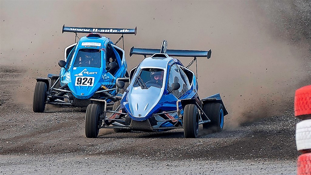 Unge Tobias Andersen har taget springet til CrossCar, og er hurtigt blevet fortrolig med den potente racer.
(Foto: k-j-foto)